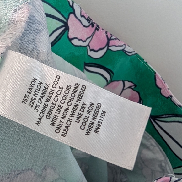 Crown & Ivy Green & Pink Floral Essential Mini Skirt Skort - Picture 3 of 7